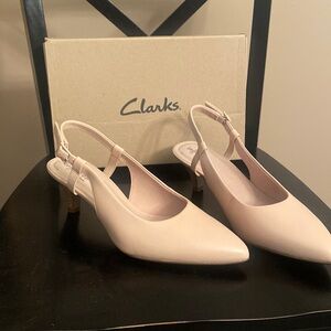 Clarks blush leather beige rose linvale loop heals NEVER WORN